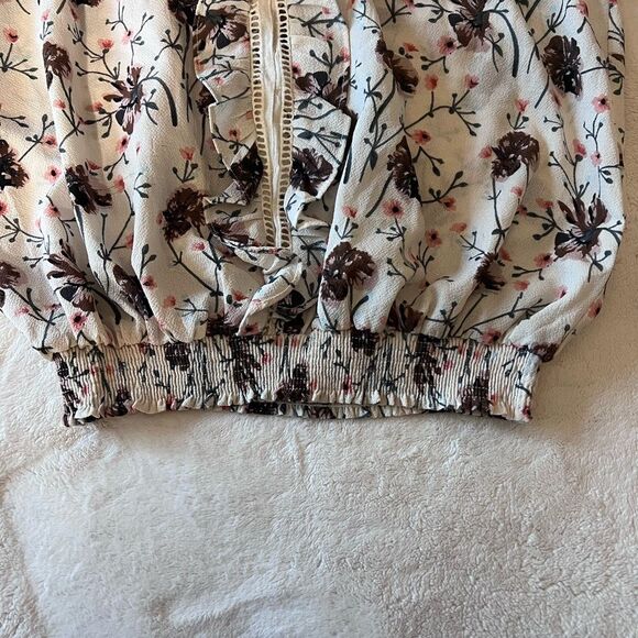 Floral top sizeL - Picture 3 of 13